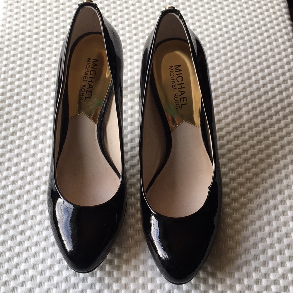 MICHAEL KORS Black heels